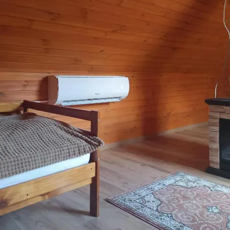 Hollos-patak Vendeghaz 度假居 Komloska